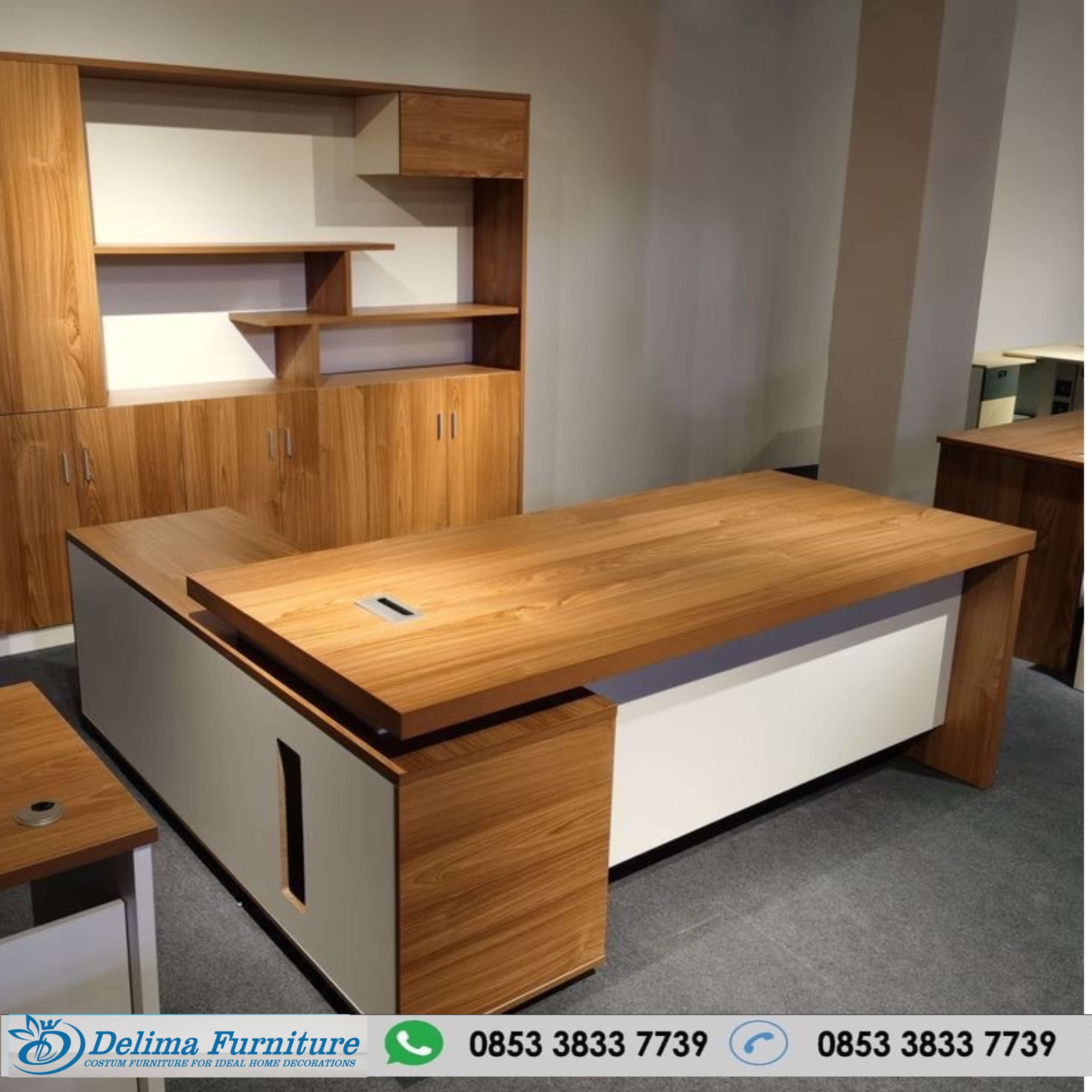 Meja Kerja Pimpinan Eksklusif Gaya Modern Kontemporer